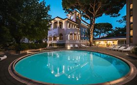 Hotel De La Ville